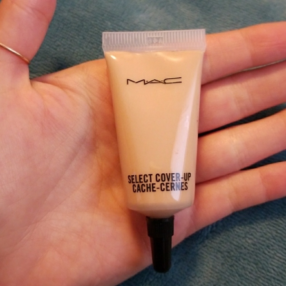 MAC cover up